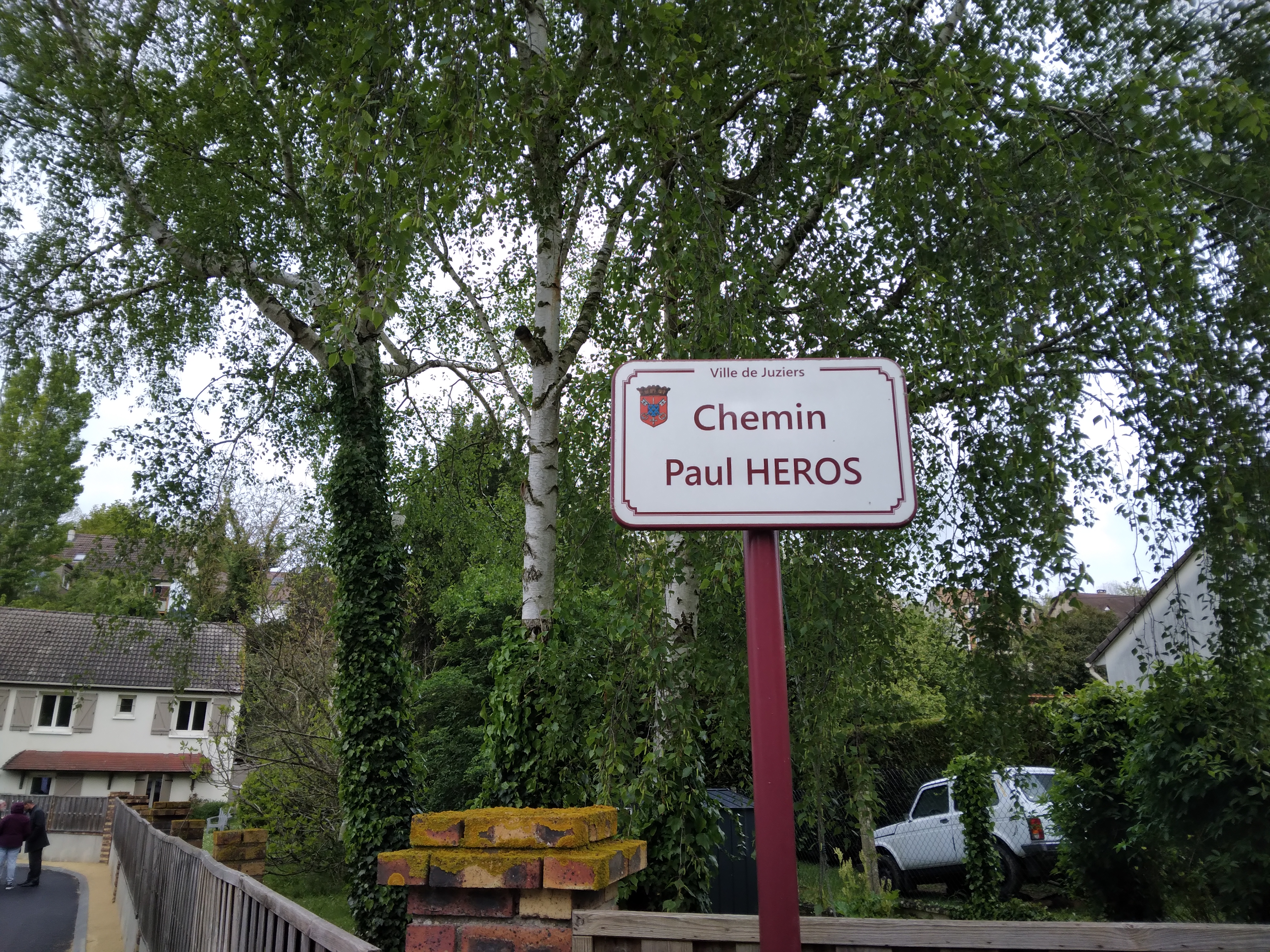 Plaque du chemin Paul Héros à Juziers