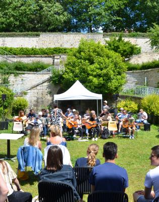 Guitares aux jardins