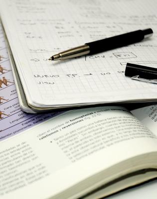 Illustration d'un cahier avec des prises de note