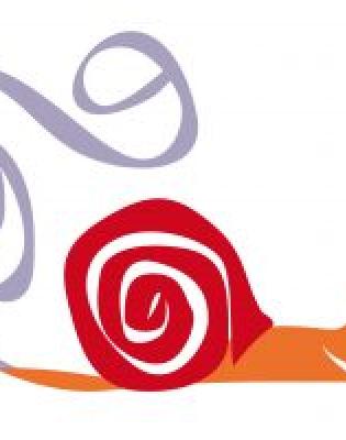 Des histoires et des chansons de pays lointains, des aventures racontées dans des langues différentes, des sonorités du bout du monde… Attachez vos ceintures, nous partons en voyage ! Nous irons loin nous dégourdir les oreilles, et ce voyage se fera le plus simplement du monde, à dos d’escargot, à dos de mots.