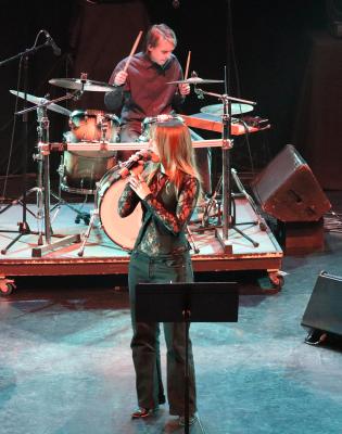 chanteuse et batteur