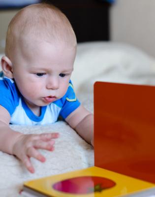 Venez profiter en famille d’un espace douillet et feutré, propice à la lecture pour les tout-petits !
