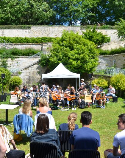 Guitares aux jardins