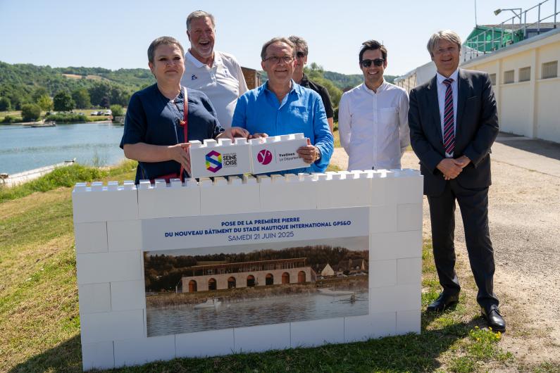 Pose de la première pierre du nouveau bâtiment du SNI GPS&O