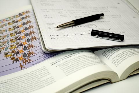 Illustration d'un cahier avec des prises de note