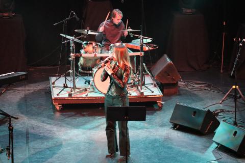 chanteuse et batteur