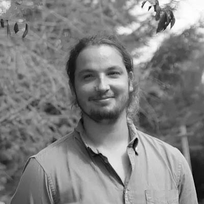 portrait de l'intervenant de la conférence : Ici c'est comme un village