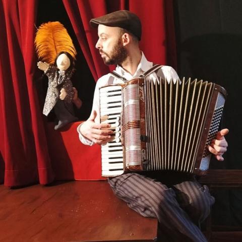 Pied de nez, avec le Cirque dans les étoiles